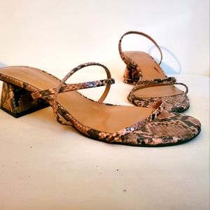 Strap low block heel